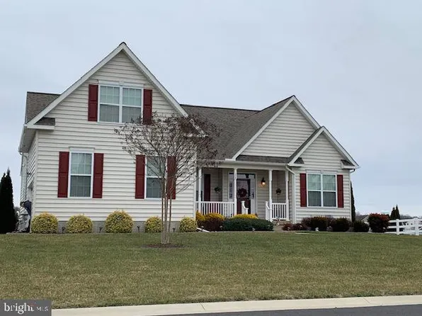 308 Country Hollow Dr, Clayton, DE 19938