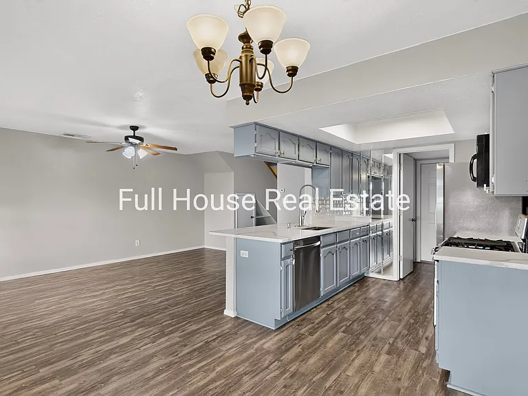 1905 Amor Dr NW — Photo 10