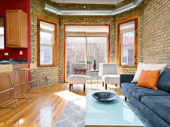 4th image of 1657 W Pratt Blvd APT 3A