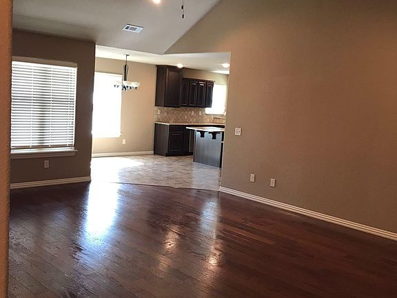 3rd image of 6215 S 38th St
