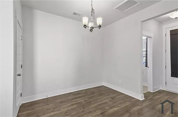 7772 Park Gate Dr — Photo 8