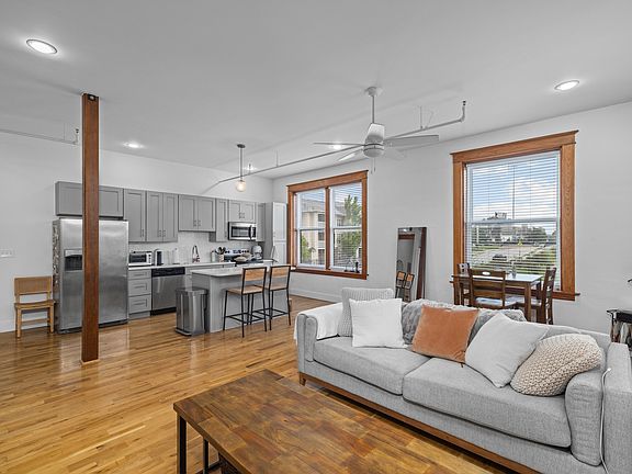 2nd image of 1000 S Newstead Ave APT 2D