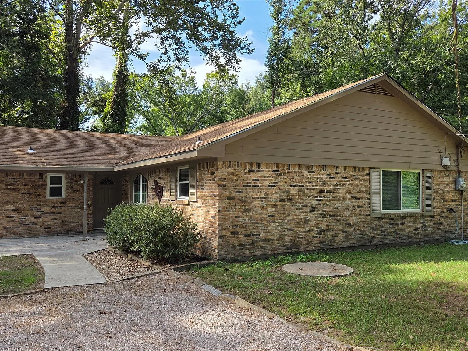 3 bed, 2.0 bath, 1664 sqft, $1,850 — Photo 3
