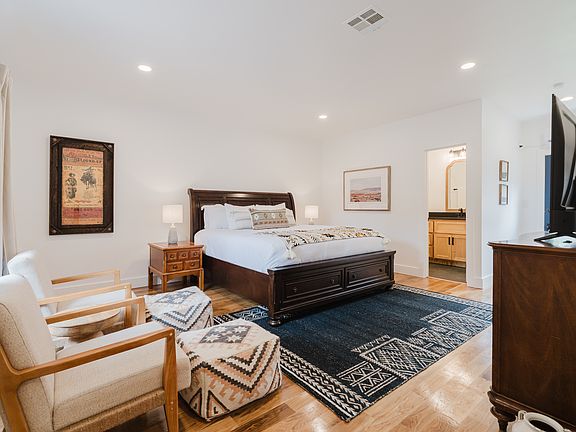 4th image of 221 Alameda St