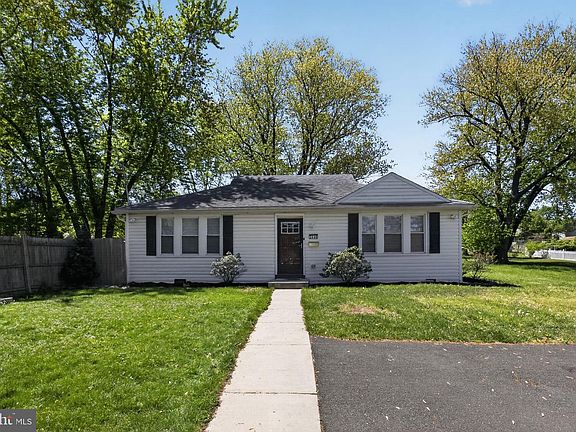 2nd image of 2646 Jenkintown Rd