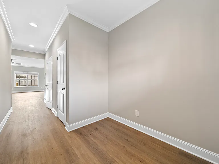 4740 Stoneyhurst Ln — Photo 11