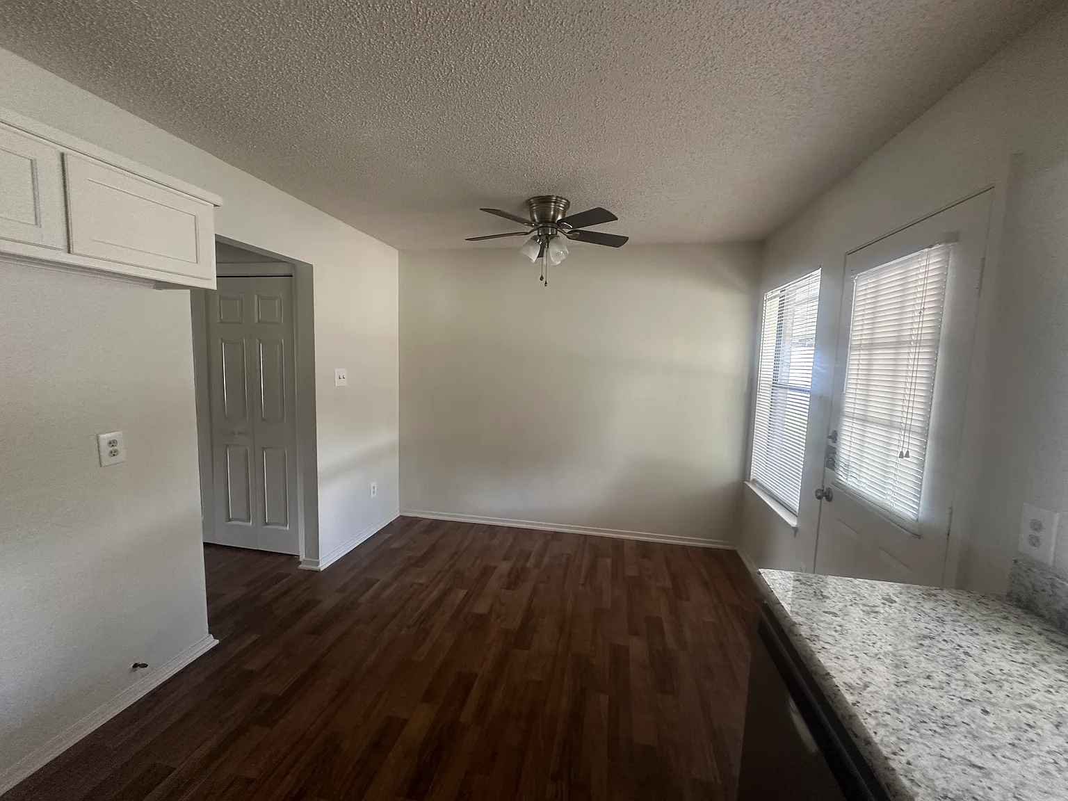 904A Cottonwood Trl — Photo 3