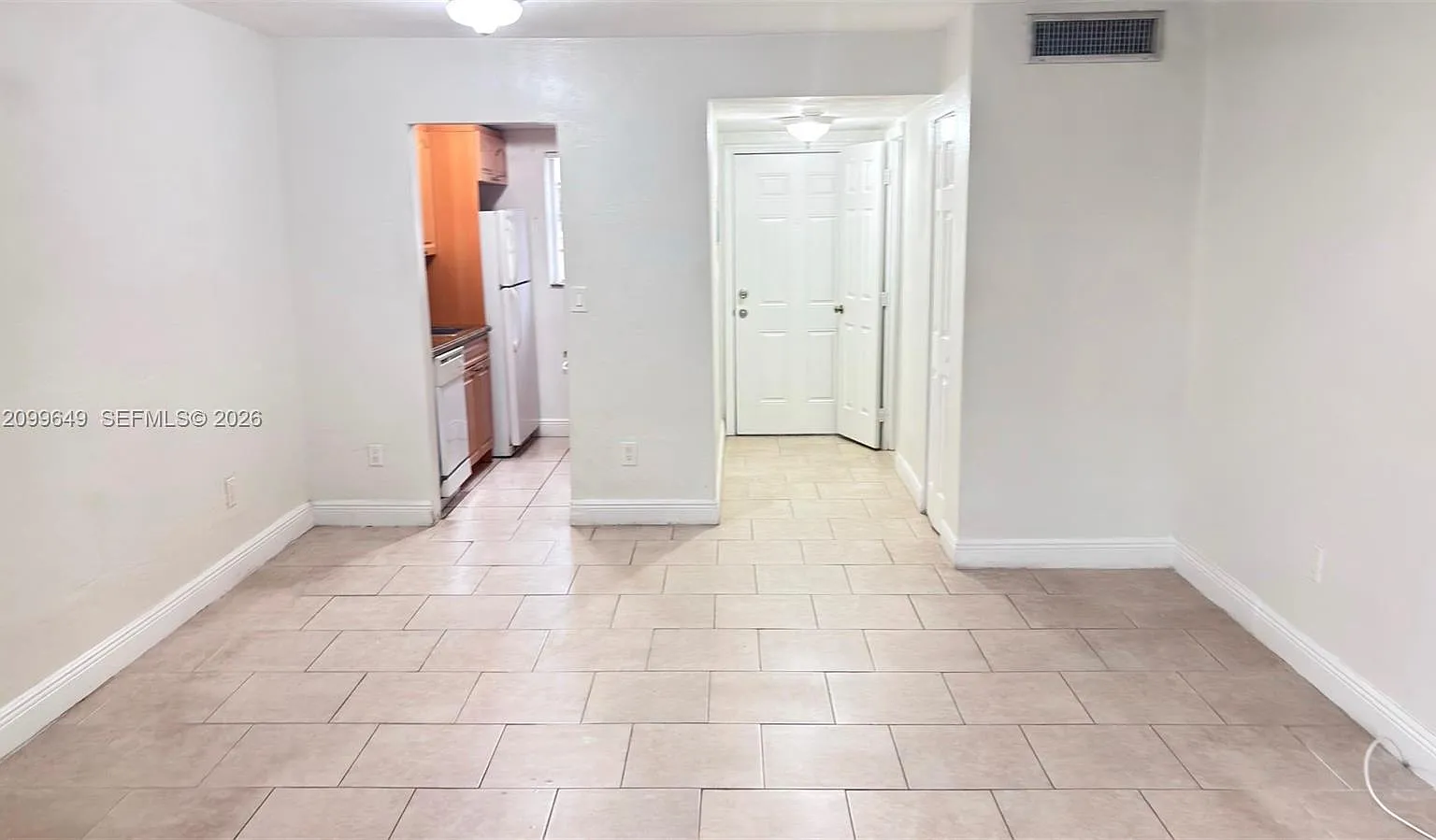 Castle Apts Condo — Photo 4