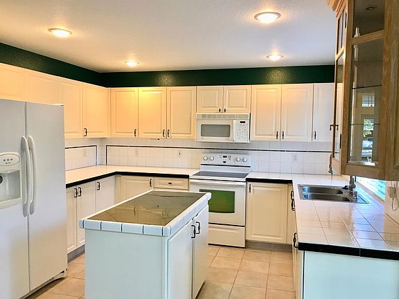 5th image of 15447 SE Adair Pl