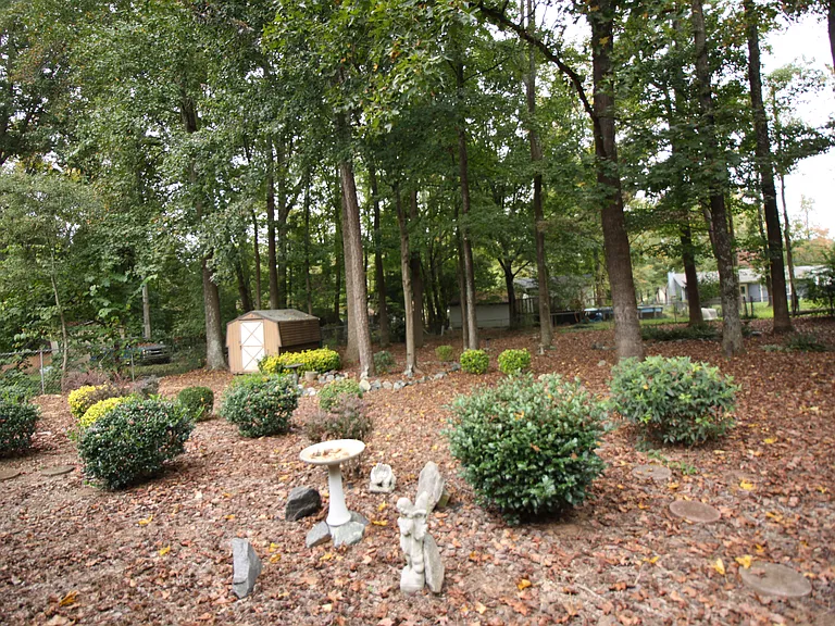 8200 Mahogany Dr — Photo 8