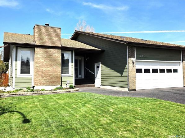 251 Girgulis COURT, Saskatoon, SK S7K 6X1