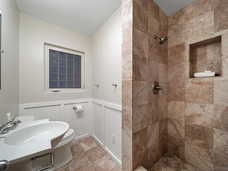 4260 Eastridge Dr — Photo 33