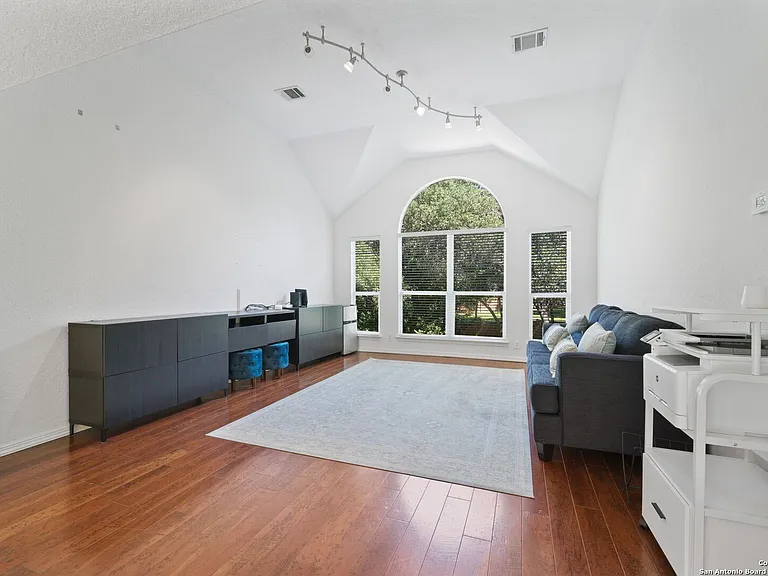 614 Cypress Trl — Photo 18