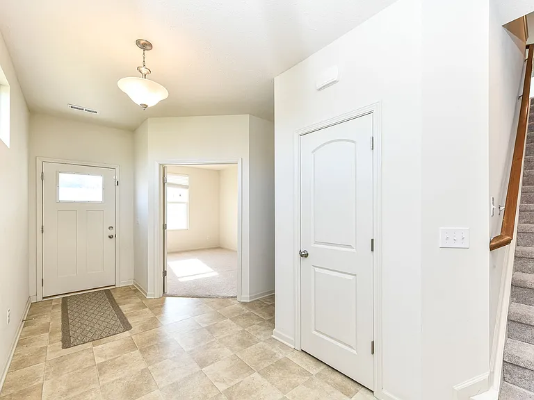 5528 Rothbury Rd — Photo 8