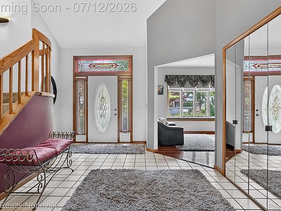 4th image of 24686 Venice Dr
