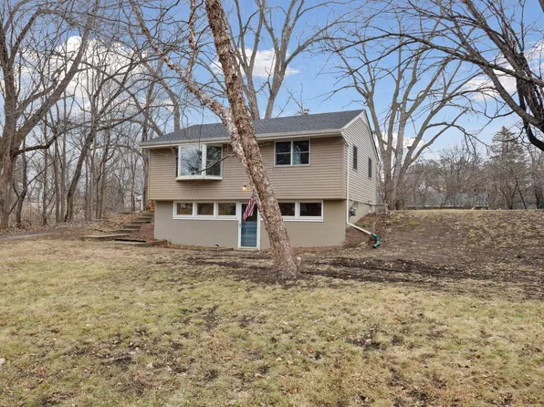 5733 Glen Moor Cir, Minnetonka, MN 55345