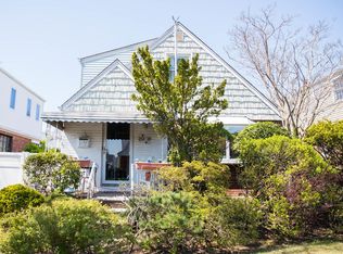 25219 82nd Dr, Bellerose, NY