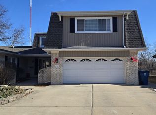831 W Heritage Dr #2, Addison, IL 60101