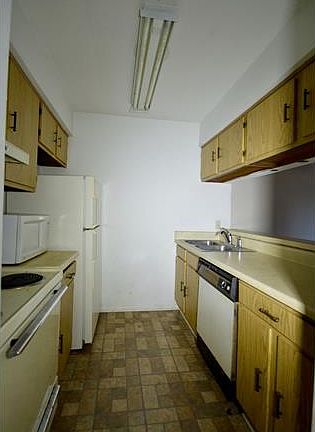 4th image of 1504 Parkview Blvd