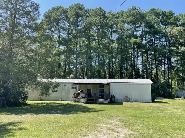 200 Sings Ln, Holly Hill, SC 29059