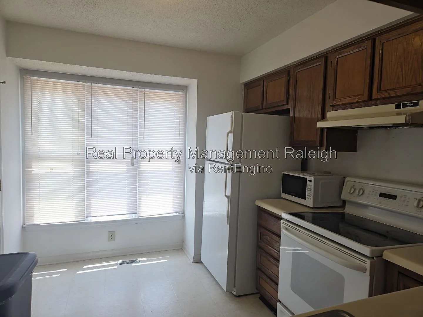 2 bed, 2.5 bath, 1150 sqft, $1,495 — Photo 4