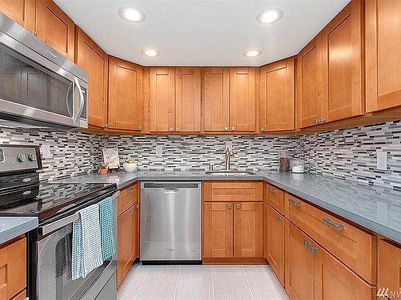 4th image of 912 3rd Ave W APT 503