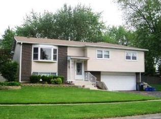 2503 Ravinia Ln, Woodridge, IL 60517
