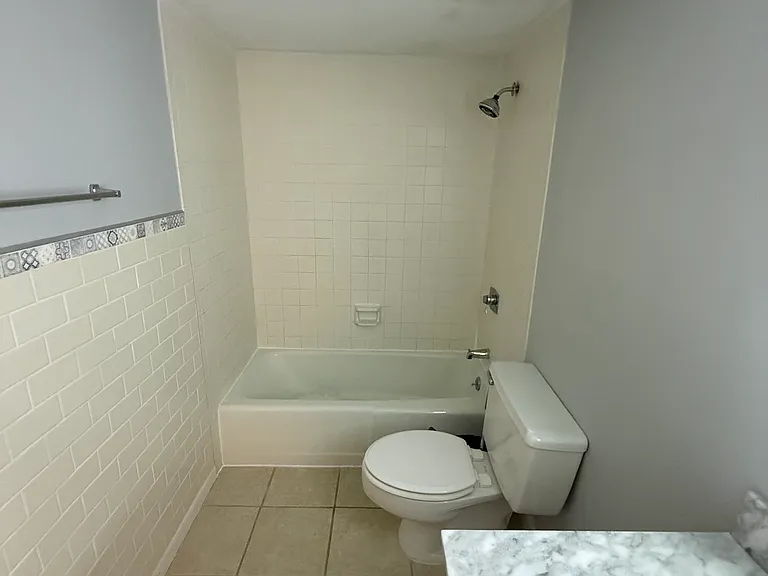586 Bahia Cir #B — Photo 10