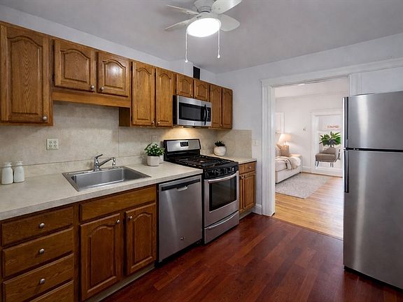 4th image of 2001 Commonwealth Ave APT 4
