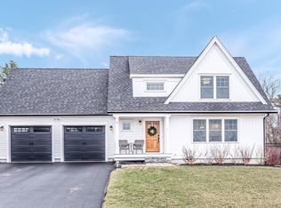 6 Skyview Dr, Kittery, ME 03904