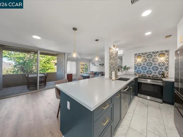 330 Vernon St APT 207, Oakland, CA 94610