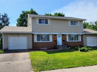 7515 Cloman Way E, Inver Grove Heights, MN 55076