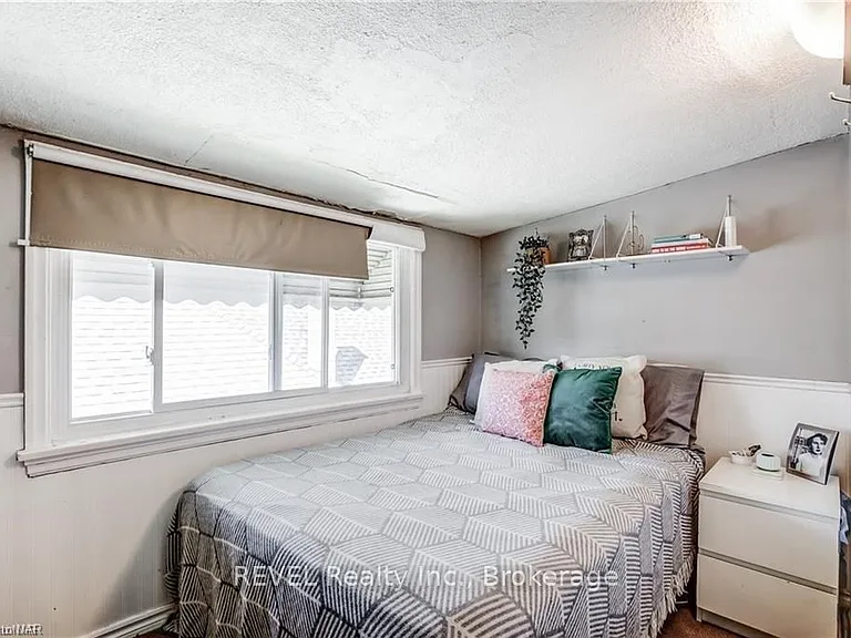 5 Linwood St #UPPER — Photo 6