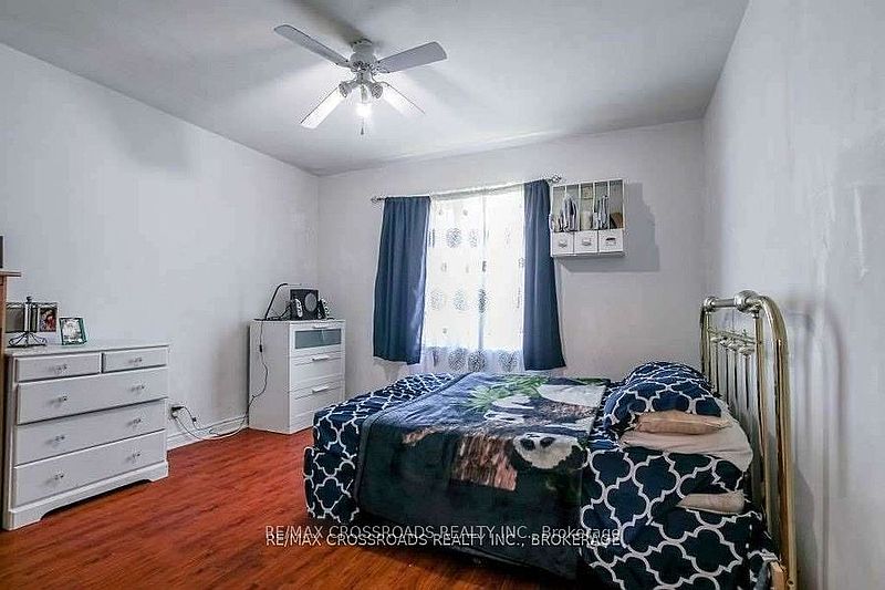 Toronto House for rent - 4 Bedrooms — photo 7