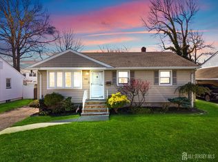 246 E Henry Pl, Iselin, NJ 08830