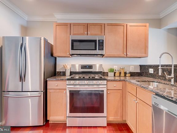 3rd image of 1213 N Van Dorn St