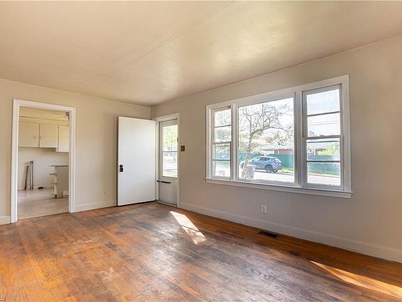 2nd image of 1447 Bretton St