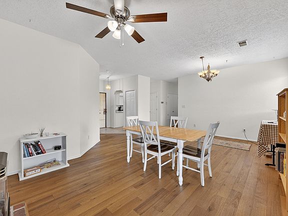 5th image of 1649 Lark Spur Dr NE