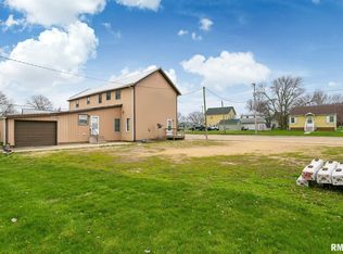 208 3rd St, Low Moor, IA 52757