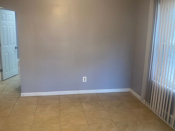 5th image of 5223 Williamson St #1