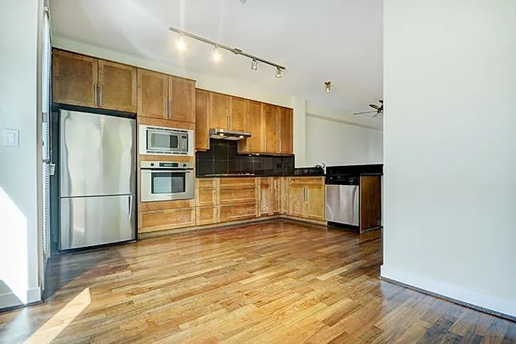 6558 Arbutus St — Photo 17