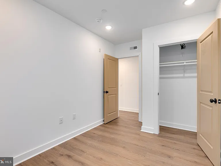 1917 W Susquehanna Ave #1 — Photo 7