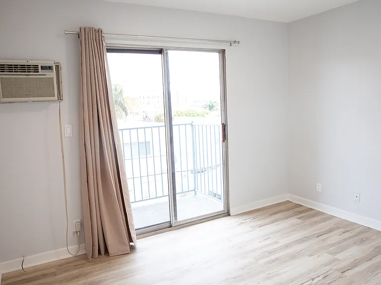 1132 N Cahuenga Blvd #2 — Photo 8