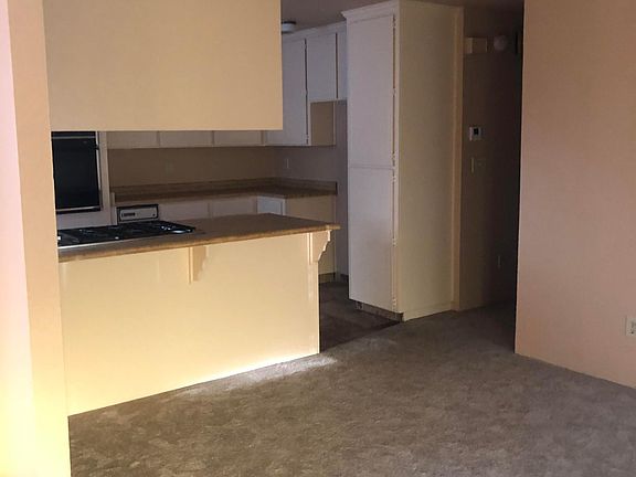 4th image of 108 Blain Ave