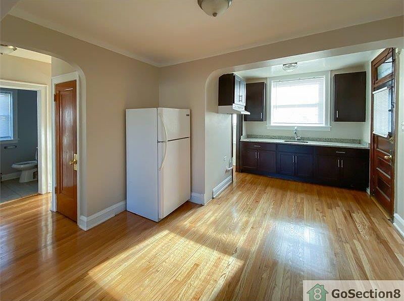 1st image of 5149 W Schubert Ave #1