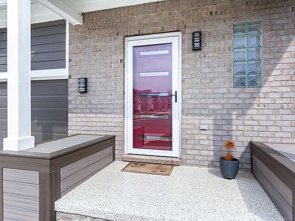 4th image of 27489 Maryjane Ln W