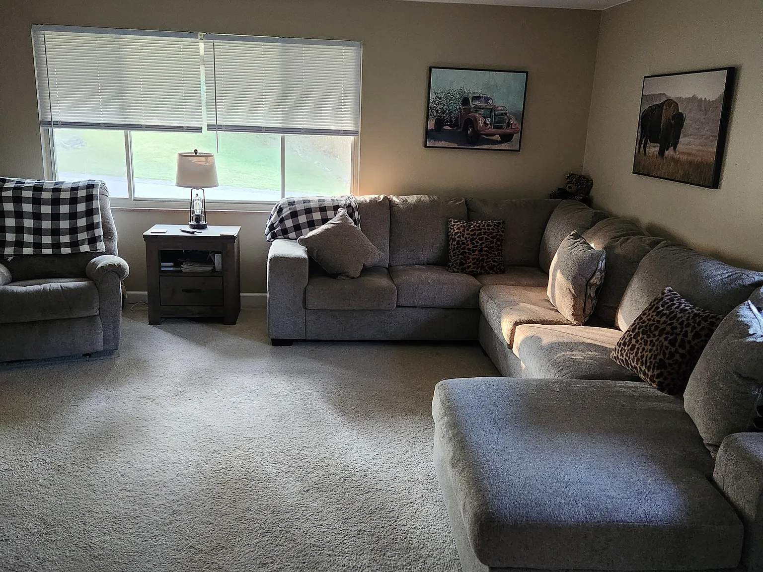 2 bed, 1000 sqft, $1,600 — Photo 1