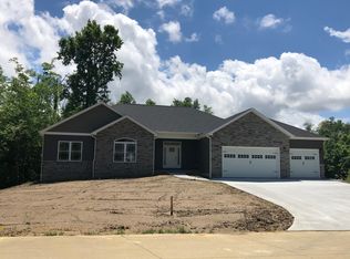 2353 Azteca Dr, Vincennes, IN 47591