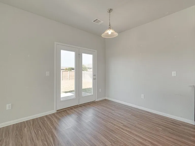 108 Kleberg Ct — Photo 9