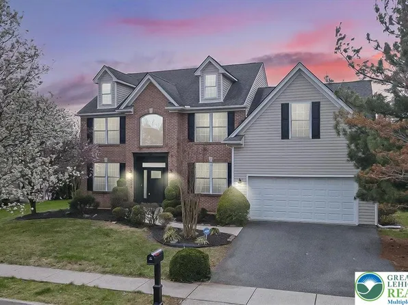 1294 Fritch Dr, Macungie, PA 18062